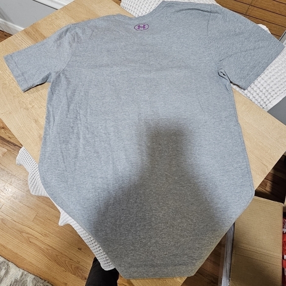 Under armor tee - Picture 2 of 3